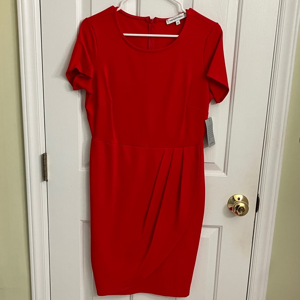 Vanity Room Sunset Dress with Asymmetrical skirt. Size small. NWT from Nordstrom